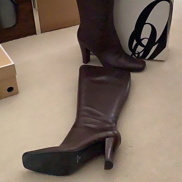 Brown high heel - Picture 3 of 3